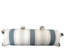 โหลดรูปภาพลงในเครื่องมือใช้ดูของ Gallery Kayin Pom Pom Neck Pillow Cover