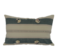 โหลดรูปภาพลงในเครื่องมือใช้ดูของ Gallery Kayin Pom Pom Cushion Cover