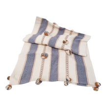 โหลดรูปภาพลงในเครื่องมือใช้ดูของ Gallery Kayin Pom Pom Blanket