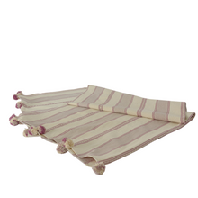 โหลดรูปภาพลงในเครื่องมือใช้ดูของ Gallery Kayin Pom Pom Blanket